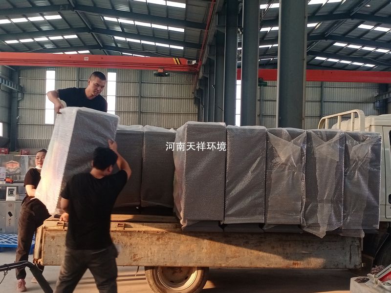 鍍鋅四分類垃圾桶裝車發(fā)貨啦！